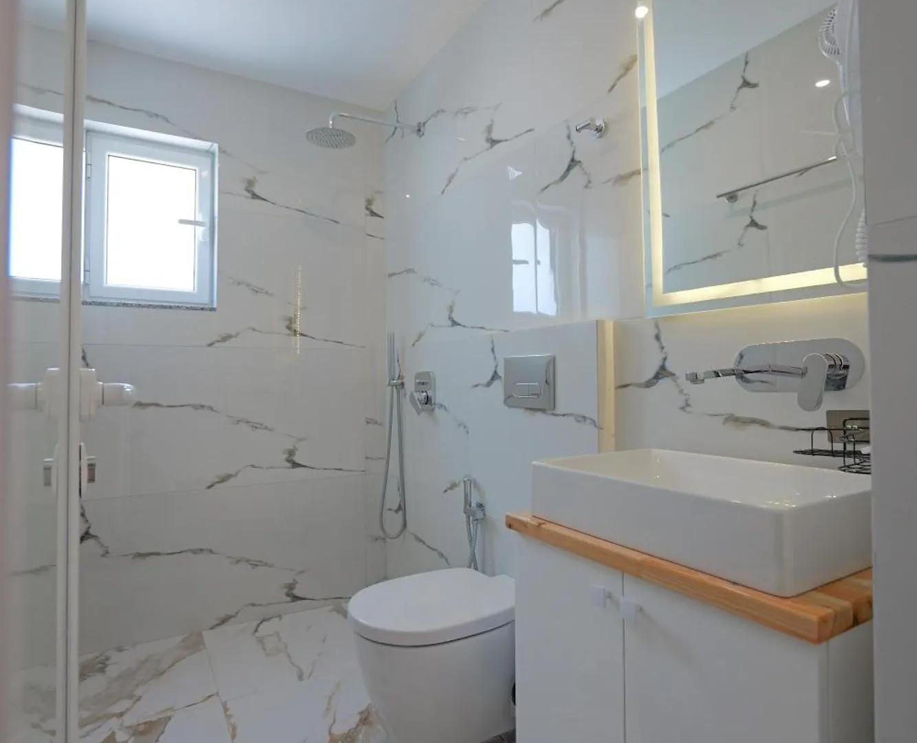 Vila Irdi Ksamil Bed & Breakfast