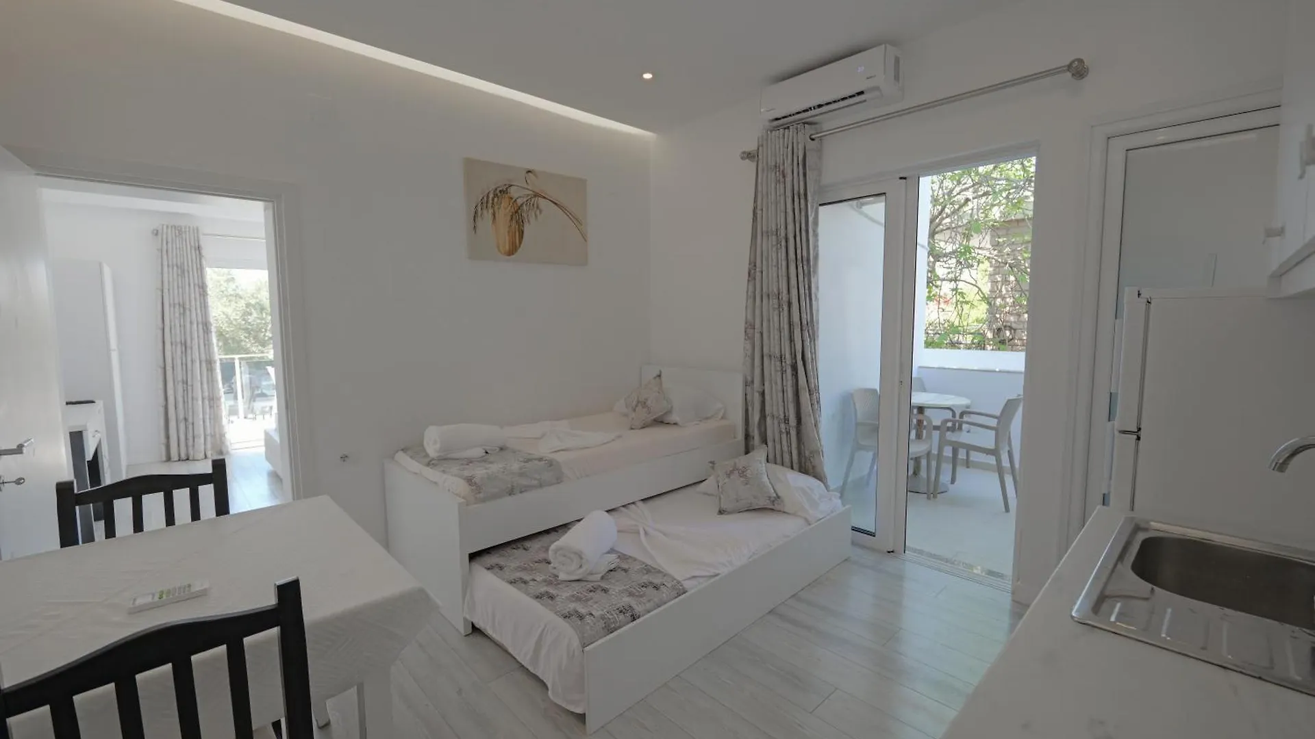 Vila Irdi Ksamil