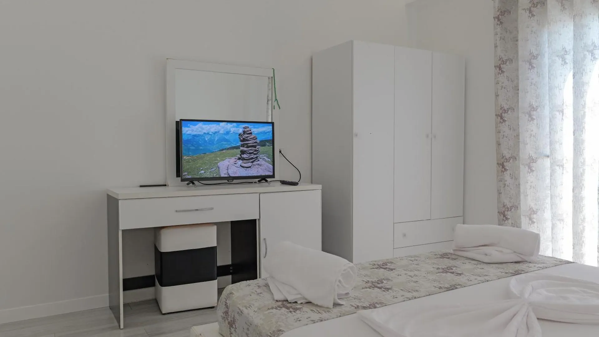 Vila Irdi Ksamil Bed & Breakfast